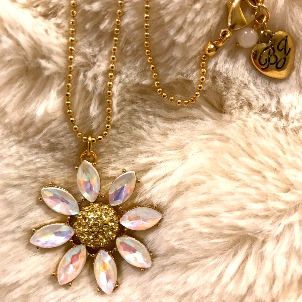Betsey Johnson Daisy Necklace